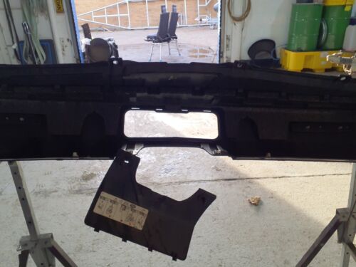 LAND ROVER DISCOVERY 4 COMMERCIAL 2009-2016 REAR BUMPER IN BLACK - UNPAINTED