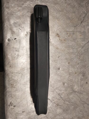 Genuine Land Rover Discovery 4 Drivers Seat Front Arm Rest