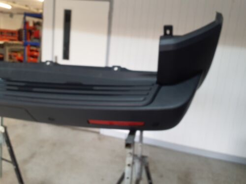 LAND ROVER DISCOVERY 4 COMMERCIAL 2009-2016 REAR BUMPER IN BLACK - UNPAINTED