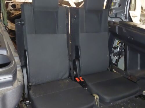 Land Rover Discovery 4 - 3rd Row Rear Seats - Black cloth