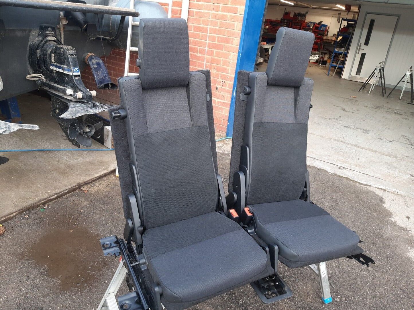 Land Rover Discovery 4 - 3rd Row Rear Seats - Grey cloth