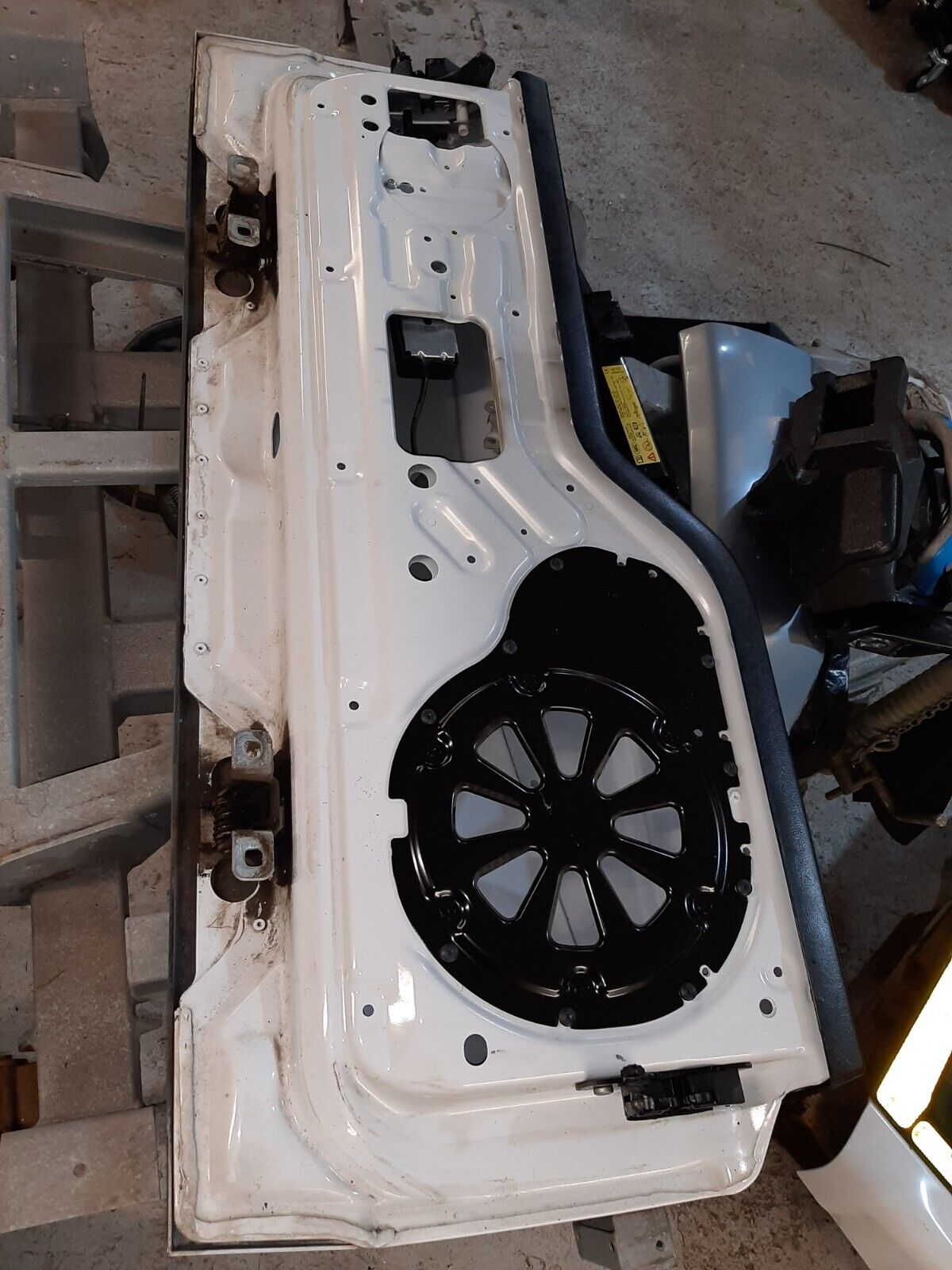 Land Rover Discovery 4 Lower Rear Tailgate 2009 - 2016 - White