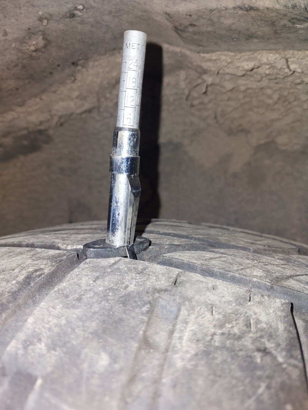 Land Rover Discovery 3 or 4 19 Inch Alloy Wheels & Pirelli Tyres 255 55 19