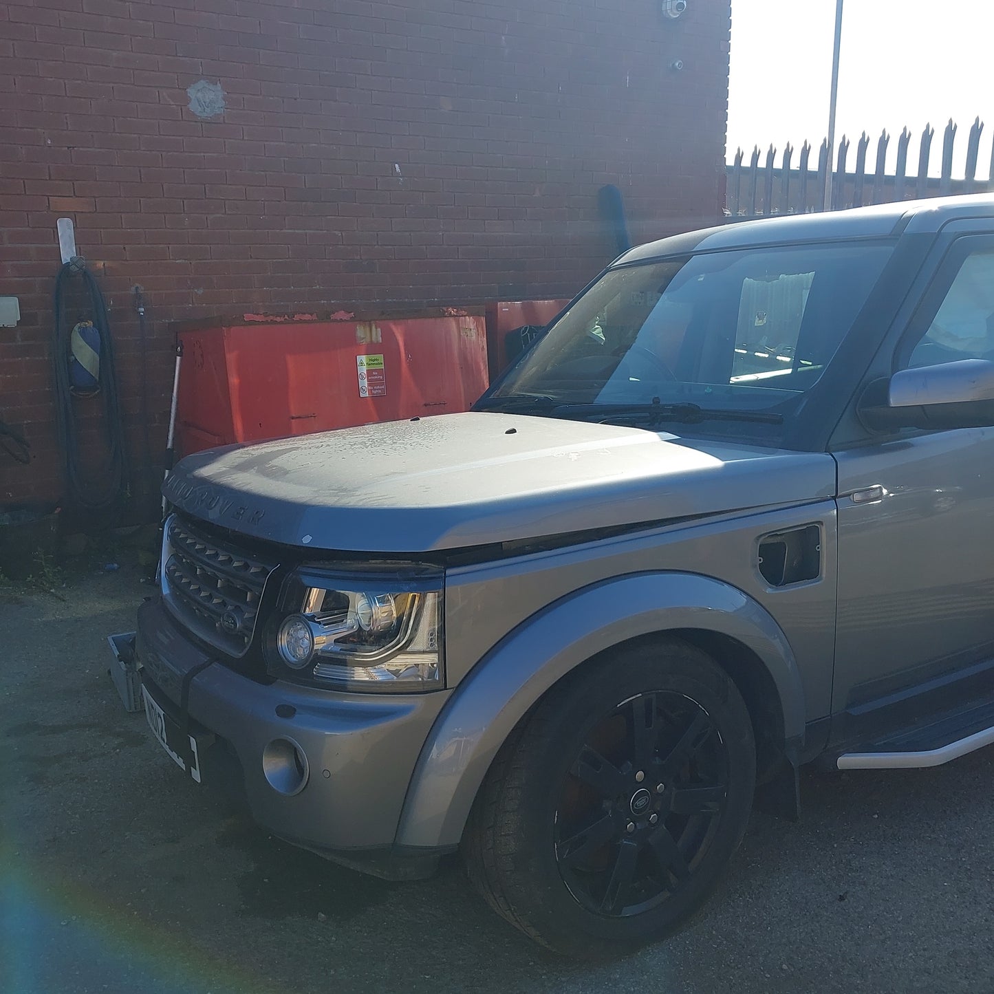 2012 Discovery 4 - HSE - BREAKING