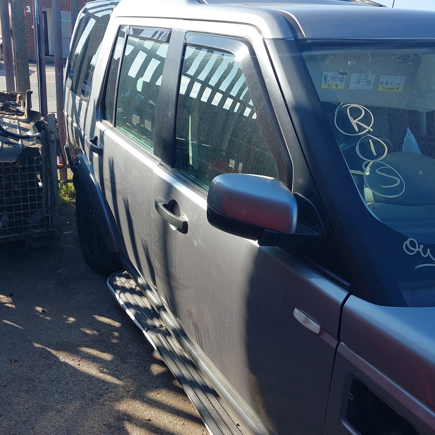 2012 Discovery 4 - HSE - BREAKING