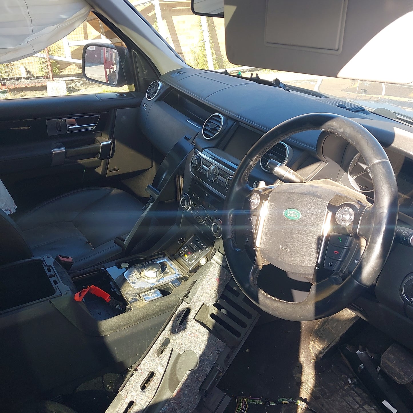 2012 Discovery 4 - HSE - BREAKING