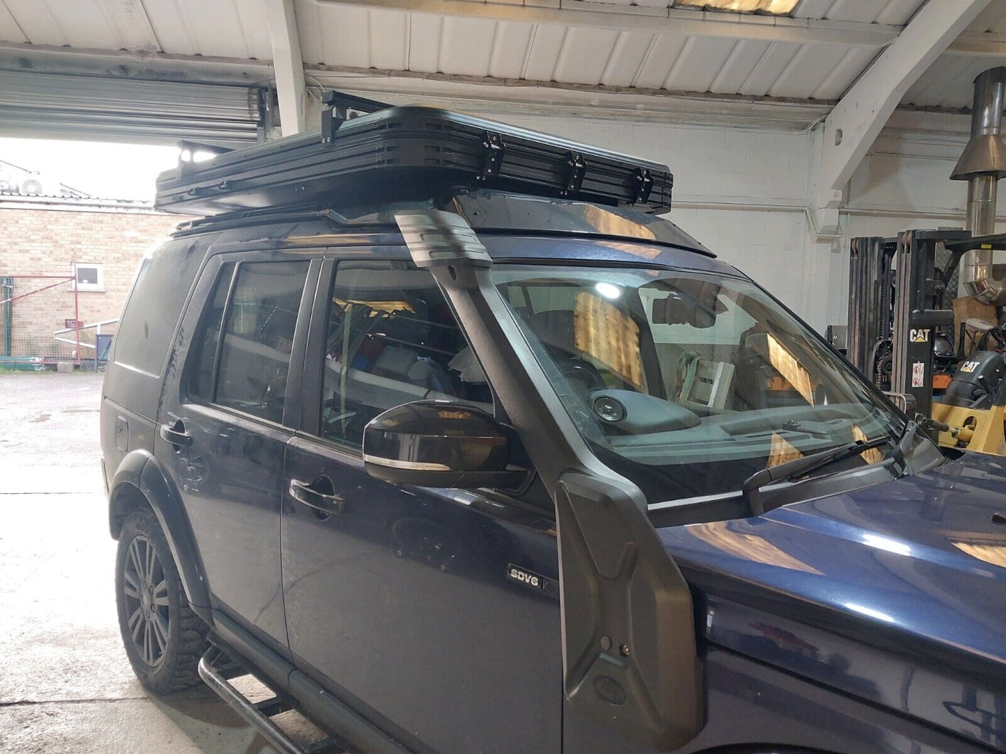 Premium Quality Hardshell Aluminium Roof Tent with bars