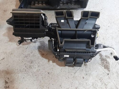 LAND ROVER DISCOVERY 4 HEATER MATRIX  complete