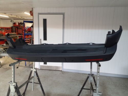 LAND ROVER DISCOVERY 4 COMMERCIAL 2009-2016 REAR BUMPER IN BLACK - UNPAINTED