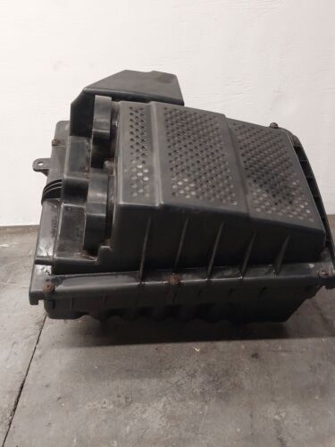 Land Rover Discovery LR4 3.0 sdv6 air cleaner box 2009 to 2016