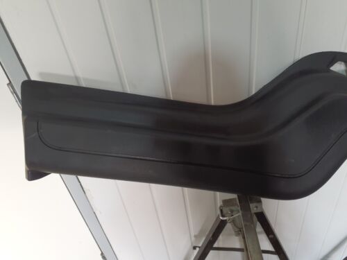 LAND ROVER DISCOVERY 3 or 4 2004 to 2016  TAILGATE PANEL TRIM ERQ00010