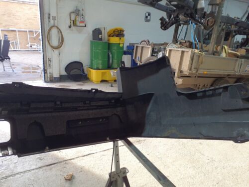 LAND ROVER DISCOVERY 4 COMMERCIAL 2009-2016 REAR BUMPER IN BLACK - UNPAINTED