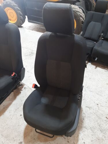 LAND ROVER DISCOVERY 4 2015 BOTH FRONT SEATS WITH AIRBAGS GENUINE FABRIC