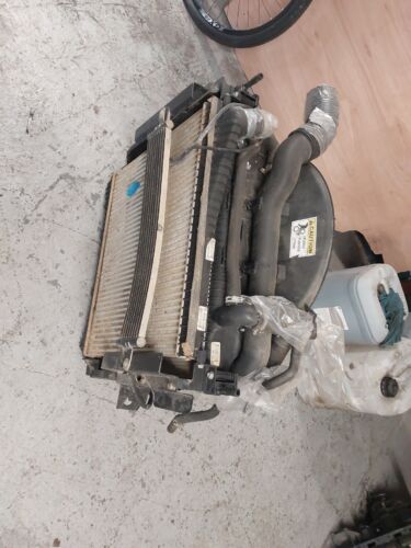 GENUINE Discovery 4 Cooling Pack Condenser Radiator, Intercooler Complete