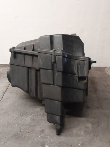 Land Rover Discovery LR4 3.0 sdv6 air cleaner box 2009 to 2016