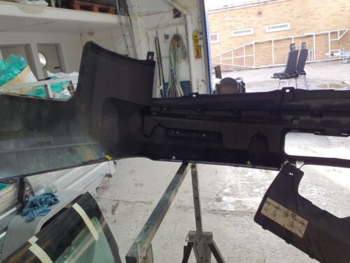 LAND ROVER DISCOVERY 4 COMMERCIAL 2009-2016 REAR BUMPER IN BLACK - UNPAINTED
