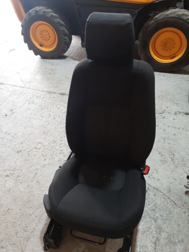 LAND ROVER DISCOVERY 4 2015 BOTH FRONT SEATS WITH AIRBAGS GENUINE FABRIC