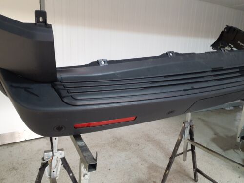 LAND ROVER DISCOVERY 4 COMMERCIAL 2009-2016 REAR BUMPER IN BLACK - UNPAINTED