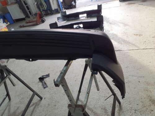 LAND ROVER DISCOVERY 4 COMMERCIAL 2009-2016 REAR BUMPER IN BLACK - UNPAINTED