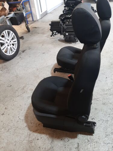 LAND ROVER DISCOVERY 4 2015 BOTH FRONT SEATS WITH AIRBAGS GENUINE FABRIC
