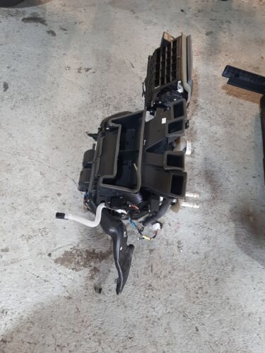 LAND ROVER DISCOVERY 4 HEATER MATRIX  complete