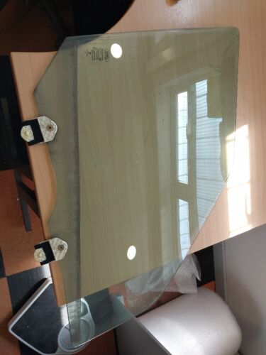 Land Rover Discovery 2011 L319 Osf Drivers Front Right Door Glass / Window