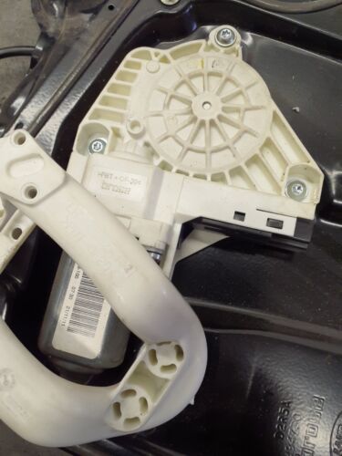 LAND ROVER DISCOVERY 4 2009-2016 FRONT PASSANGER WINDOW REGULATOR & MOTOR 