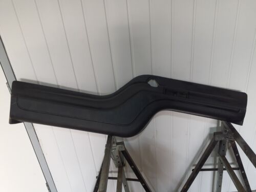 LAND ROVER DISCOVERY 3 or 4 2004 to 2016  TAILGATE PANEL TRIM ERQ00010