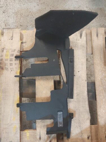 LAND ROVER DISCOVERY 4 DRIVERS LOWER FOOT WELL PANEL FBS500062