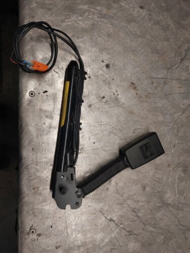 LAND ROVER DISCOVERY L319 2010-16 FRONT SEAT BELT BUCKLE PRETENSIONER LEFT SIDE