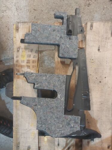 LAND ROVER DISCOVERY 4 DRIVERS LOWER FOOT WELL PANEL FBS500062