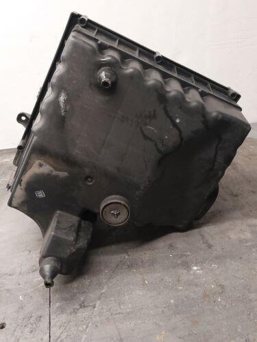 Land Rover Discovery LR4 3.0 sdv6 air cleaner box 2009 to 2016