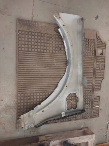 GENUINE LAND ROVER DISCOVERY 4 LR4 L319 DRIVERS SIDE FRONT WING SIBERIAN SILVE