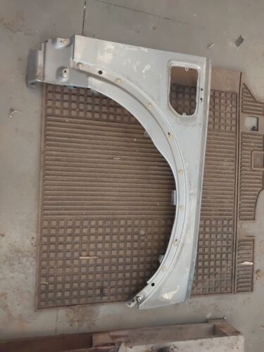 GENUINE LAND ROVER DISCOVERY 4 LR4 L319 DRIVERS SIDE FRONT WING SIBERIAN SILVE