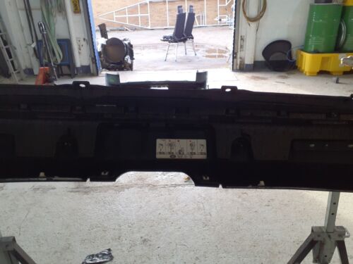 LAND ROVER DISCOVERY 4 COMMERCIAL 2009-2016 REAR BUMPER IN BLACK - UNPAINTED