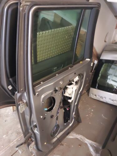 LAND ROVER DISCOVERY 4 DRIVER REAR DOOR COMPLETE 2009-2016 - Orkney grey