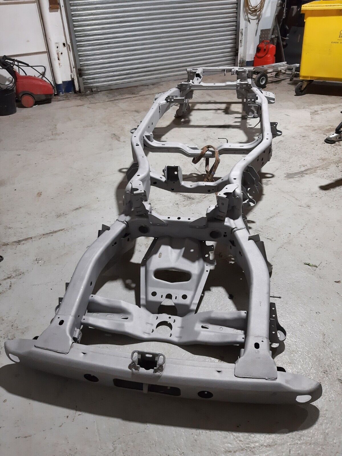LAND ROVER DISCOVERY LR3/LR4 GALVANISED CHASSIS - GENUINE LAND ROVER C ...