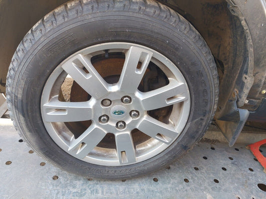 Land Rover Discovery 3 or 4 19 Inch Alloy Wheels & Pirelli Tyres 255 55 19