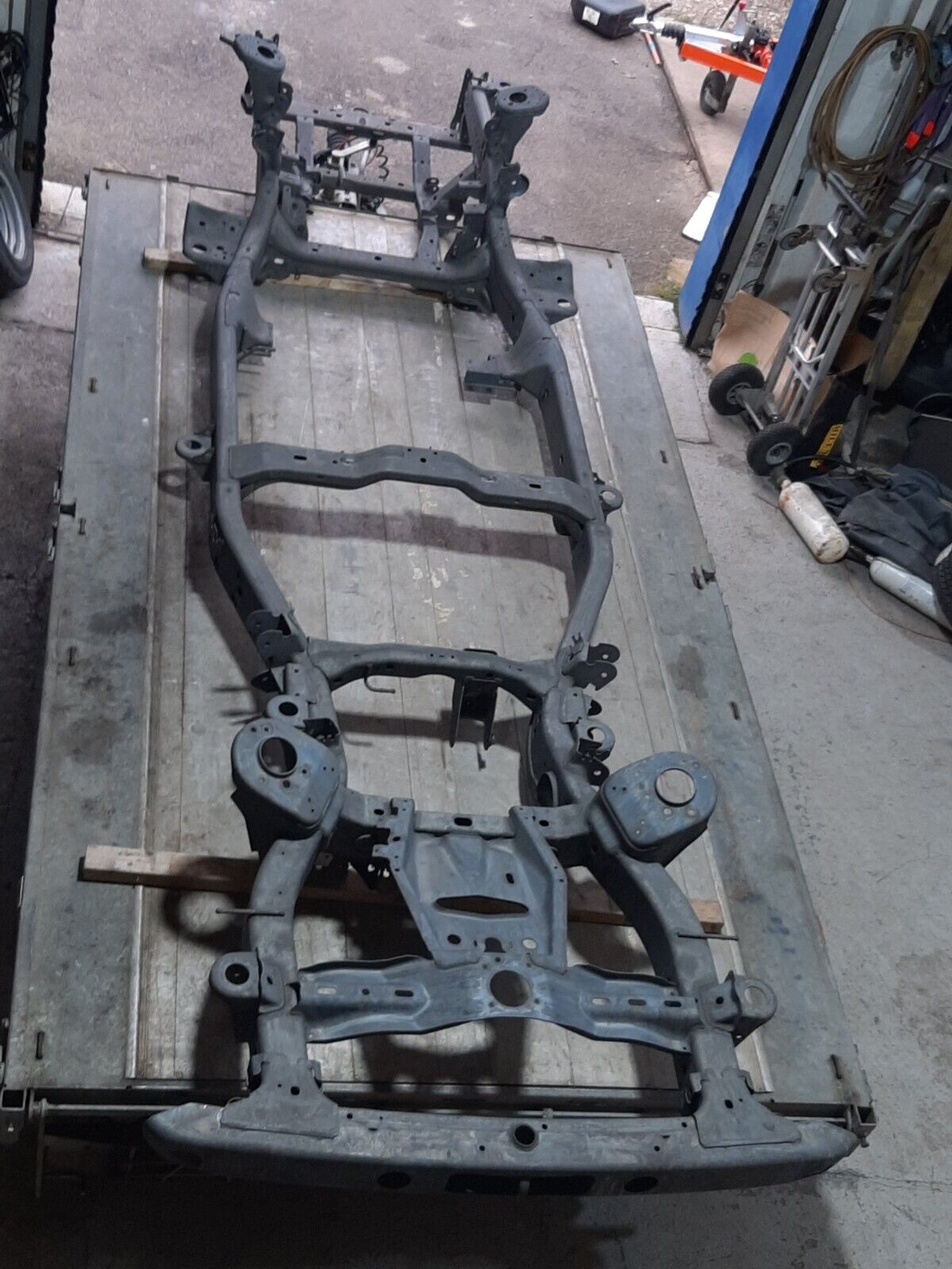 LAND ROVER DISCOVERY 3/4 CHASSIS - GENUINE LAND ROVER CHASSIS'S - Galv ...