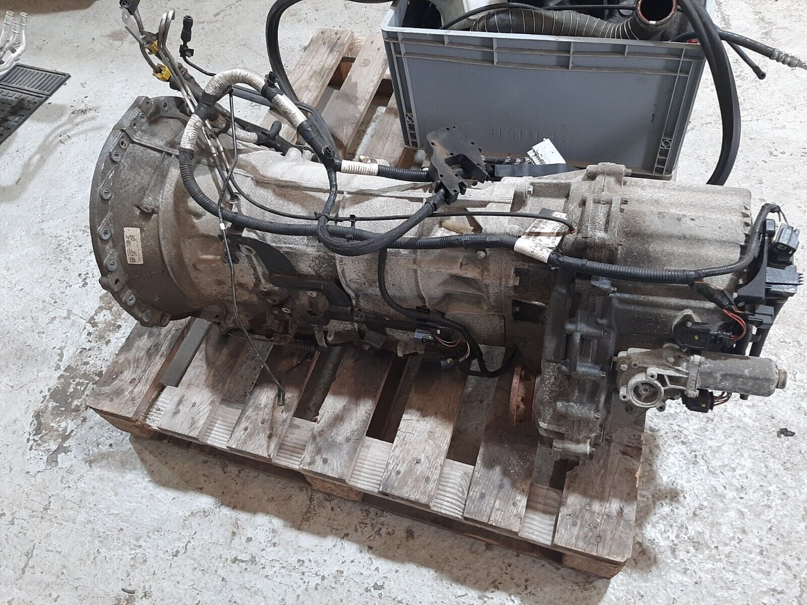 LAND ROVER DISCOVERY GEARBOX/TRANSFER BOX 8 Speed Automatic  LR030331  CH22
