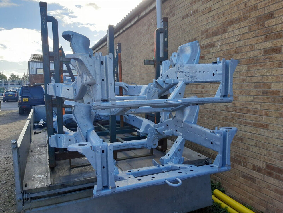 LAND ROVER DISCOVERY LR3/LR4 GALVANISED CHASSIS - GENUINE LAND ROVER C ...