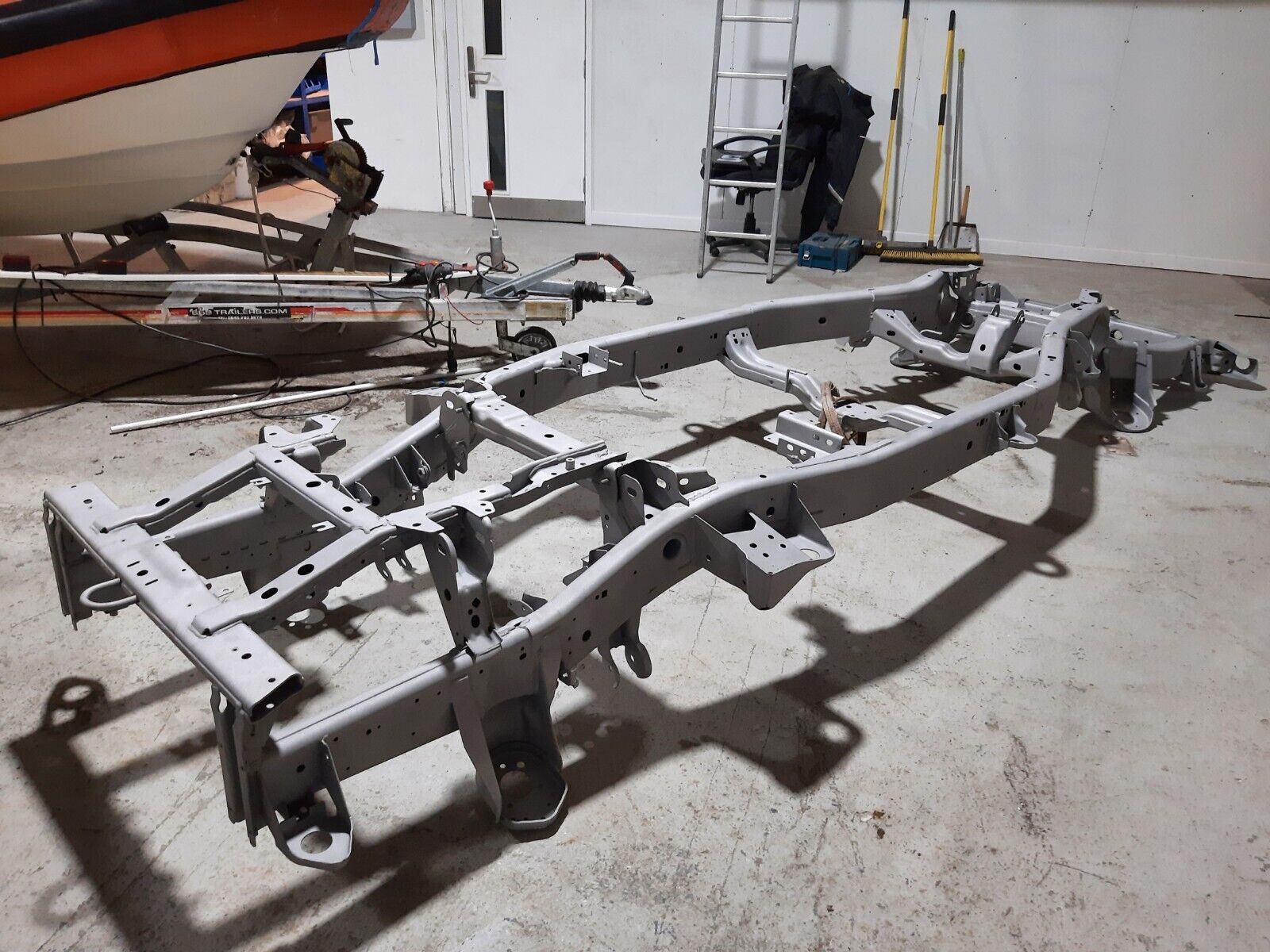 LAND ROVER DISCOVERY LR3/LR4 GALVANISED CHASSIS - GENUINE LAND ROVER CHASSIS'S